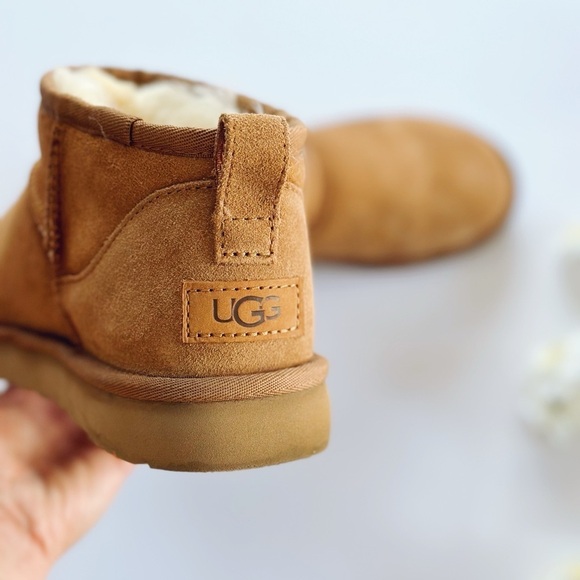 UGG Women’s Classic Ultra Mini Chestnut Boots - Picture 6 of 11